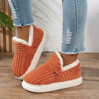 CozyStep – Pluszowe kapcie domowe